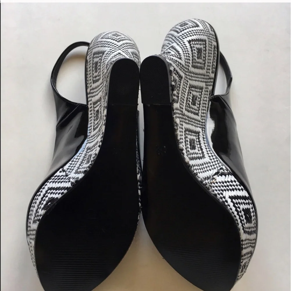 🆕 Audrey Brooke Black & White Wedge